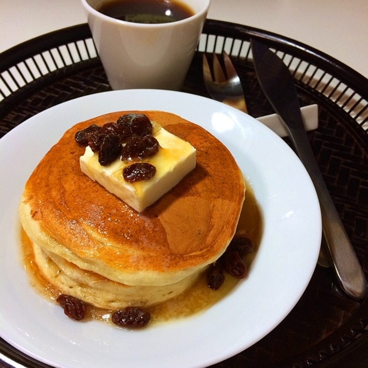 卵なしでもフワフワ！ バナナのパンケーキ